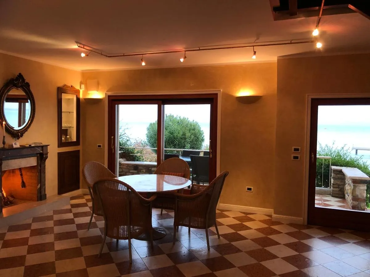 Lake Front Luxury Apartment (Adults Only) Σιρμιόνε Βίλα