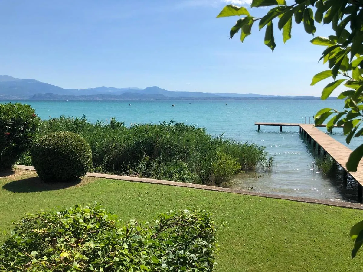 Βίλα Lake Front Luxury Apartment (Adults Only) Σιρμιόνε Ιταλία