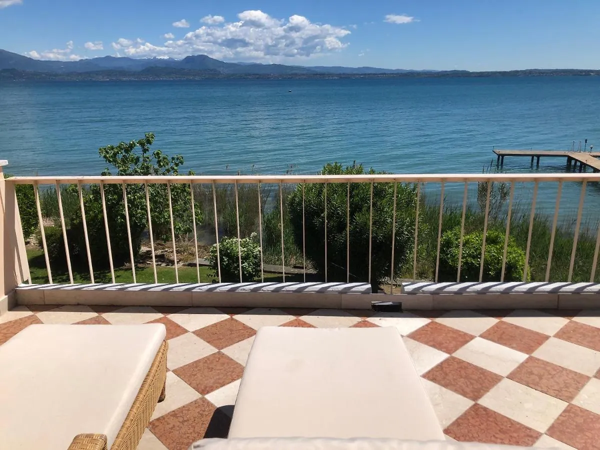 Βίλα Lake Front Luxury Apartment (Adults Only) Σιρμιόνε Ιταλία